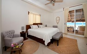 Arenika Oceanfront Vacation Rentals